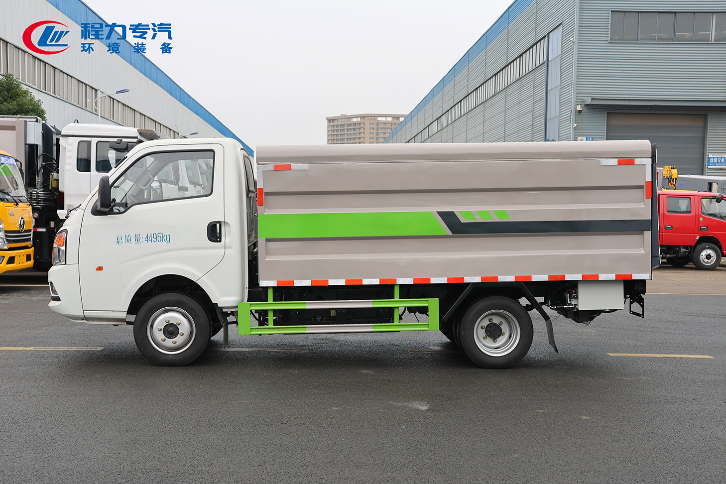 長(zhǎng)安跨越者D5新能源密閉桶裝垃圾車(chē)